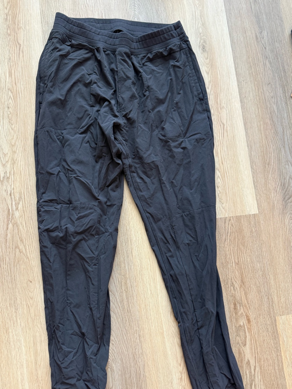 ALO Yoga women’s Black Performance Joggers